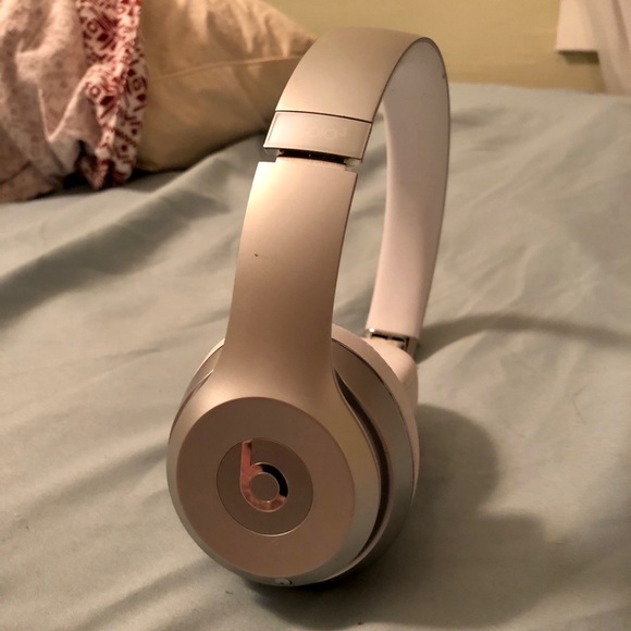 NEW Wireless Beats by Dre! - Picture 4 of 4